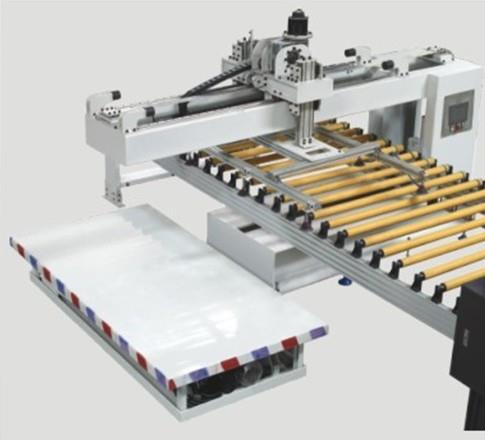 Dispositif de déchargement automatique des panneaux